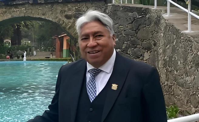 Encuesta revela estrecha disputa entre Unidad y Libre; Andrónico cae y Reyes Villa asciende.