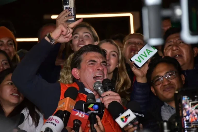 Rodrigo Paz sorprende y obliga a balotaje en Bolivia