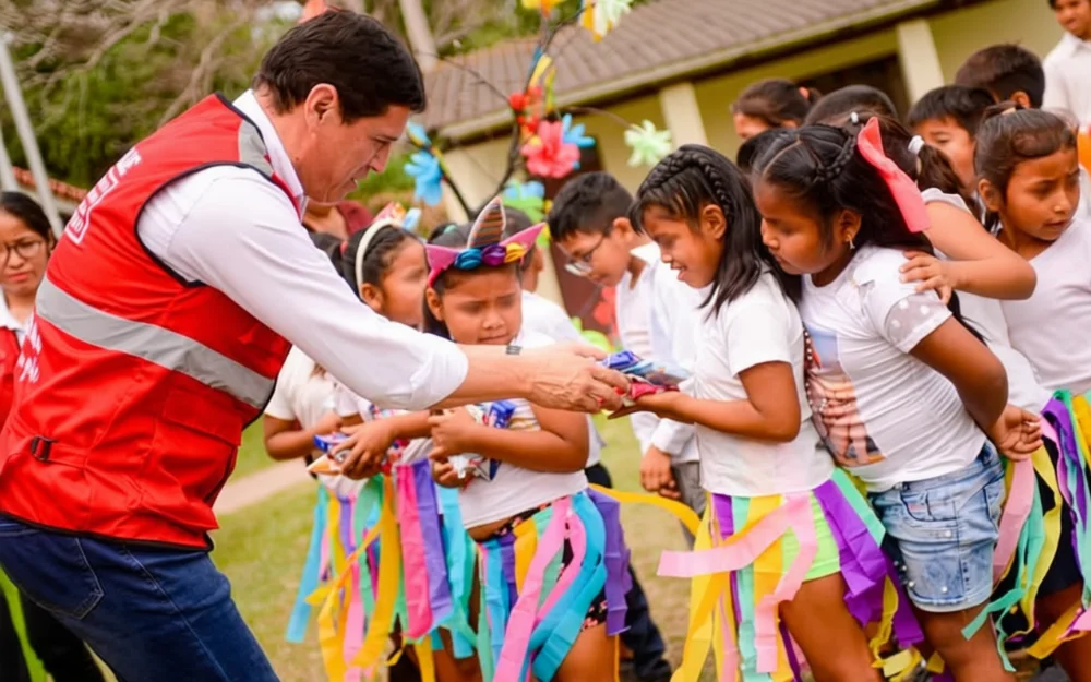Padres de familia de Montero exigen garantizar la continuidad del desayuno escolar